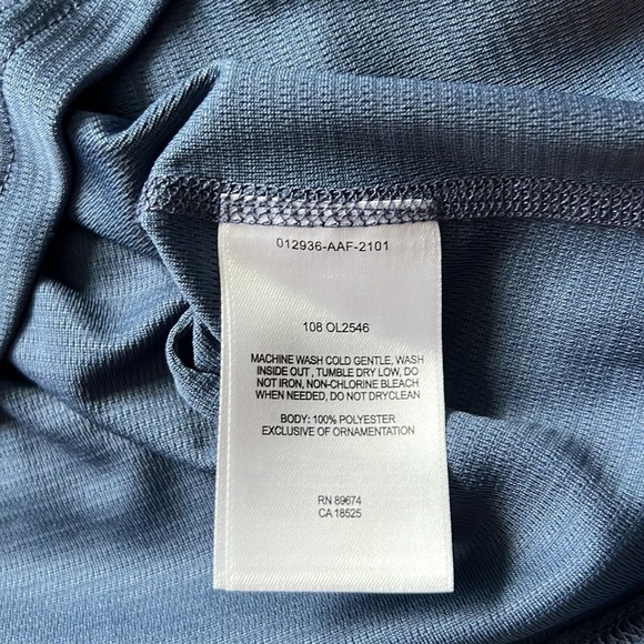 Mountain Hardwear Women’s Mountain Above the Clouds T-Shirt Size Small - Picture 9 of 9